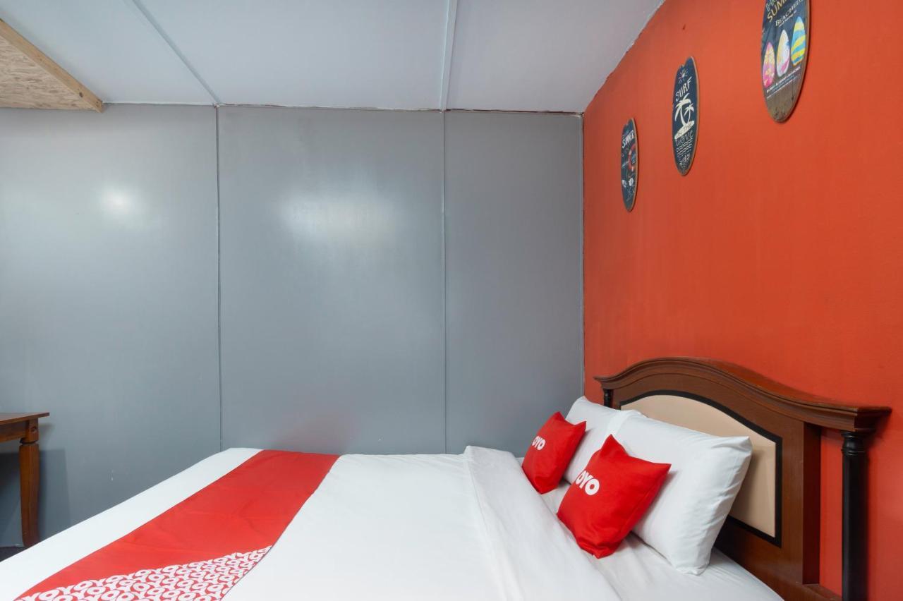 Oyo 89646 Panvill Resort Kampong Pasir Bogak Εξωτερικό φωτογραφία