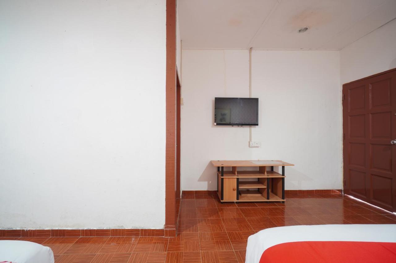 Oyo 89646 Panvill Resort Kampong Pasir Bogak Εξωτερικό φωτογραφία